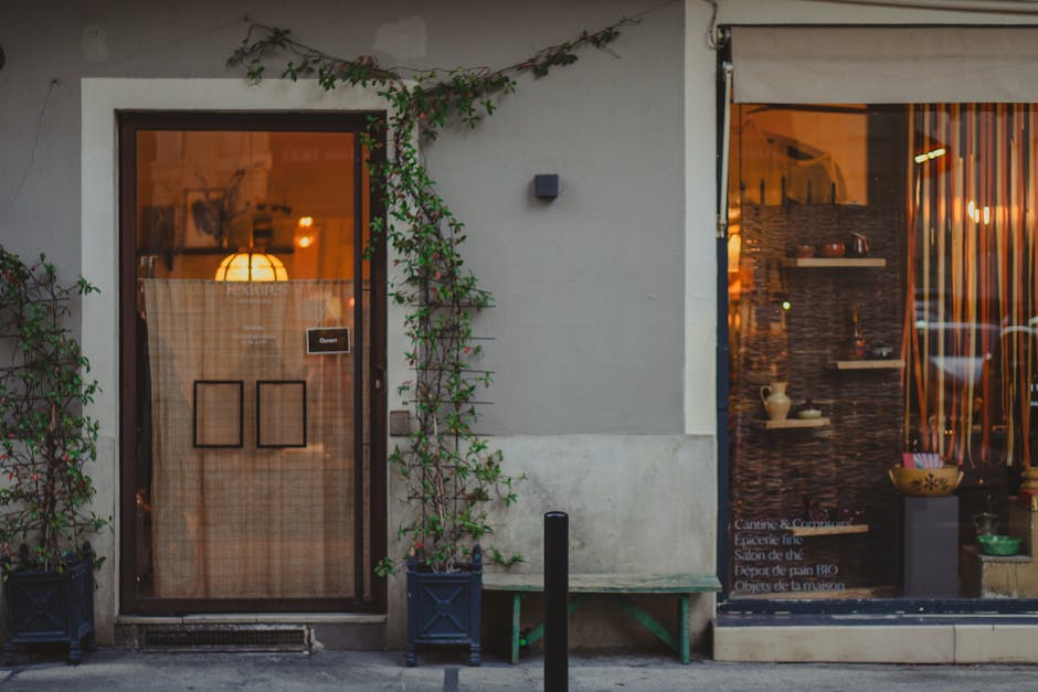 Devanture d'un commerce local français bien référencé sur Google Maps