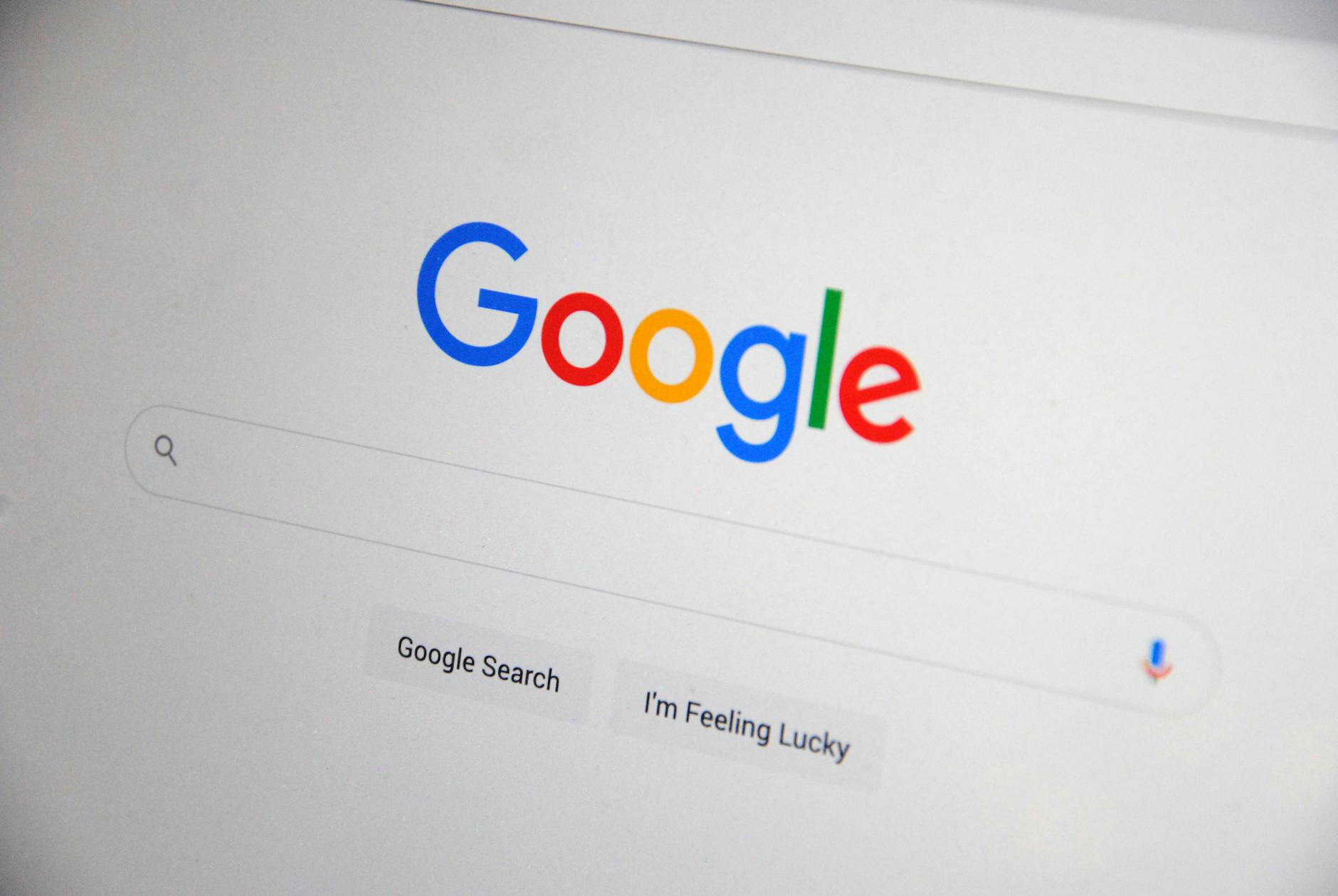 Page de résultats Google affichant des rich snippets enrichis grâce aux données structurées Schema.org