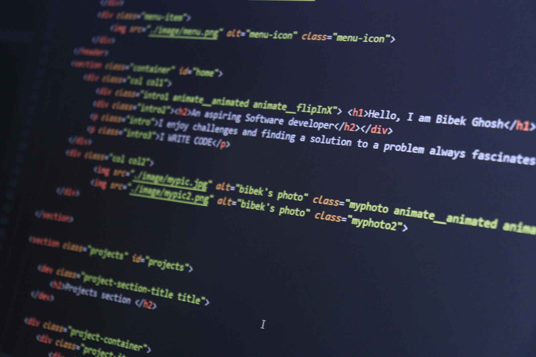 Code HTML d'optimisation images site web affiché sur écran